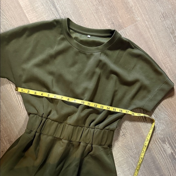 Chic Olive Green Dress with Elastic Waist and Pockets - Picture 6 of 10